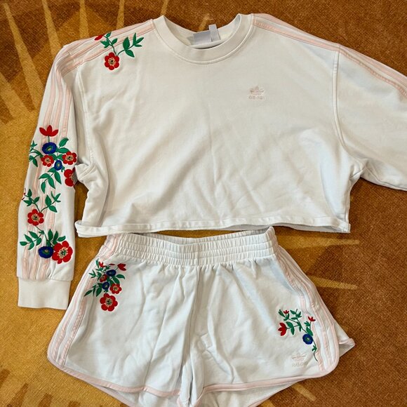 adidas Floral Graphics Sweatshirt Size S (part of a matching set, if desired) - Picture 3 of 6